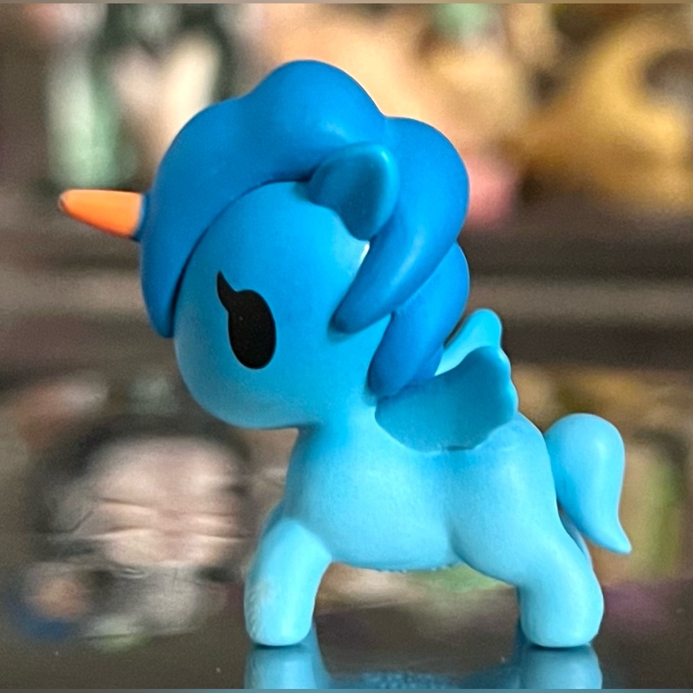 Tokidoki Lil Starry Unicorno Lil Rainbow Series Collectible Mini Art Figure - Picture 2 of 4